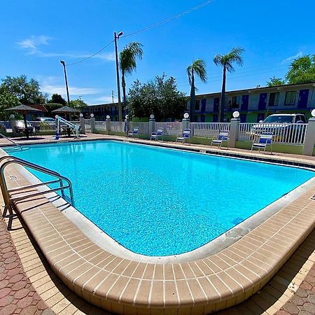 Gulf Way Inn Клируотер Экстерьер фото